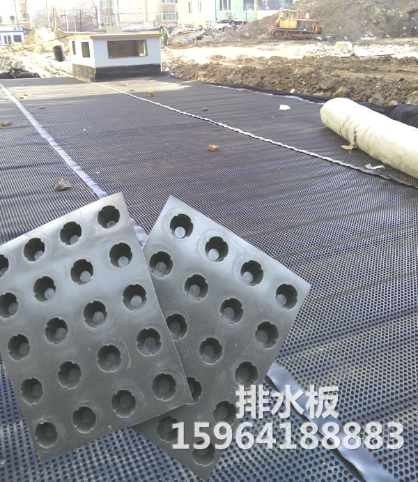 車庫蓄排水板施工方案